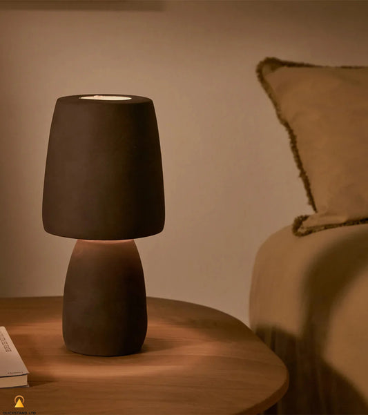 Isak table lamp